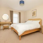 Edinburgh Charming 2-Bedroom Apartment - Ground Floor