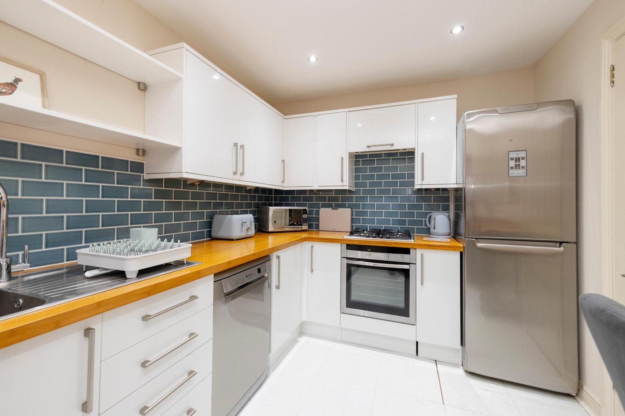 Charming 2-bedroom - Ground Floor *