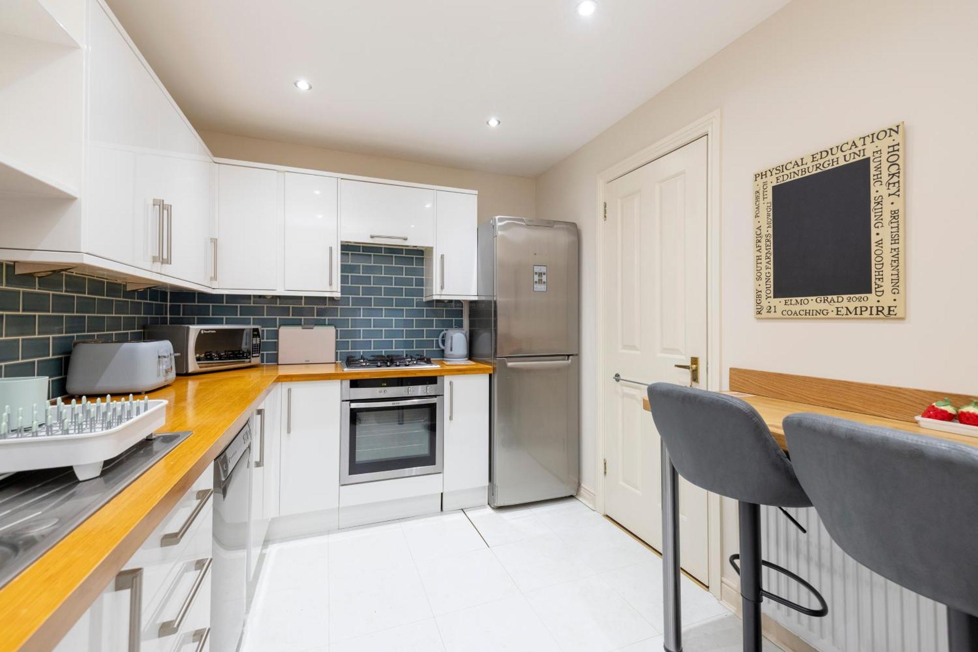 Apartment Charming 2-bedroom - Ground Floor