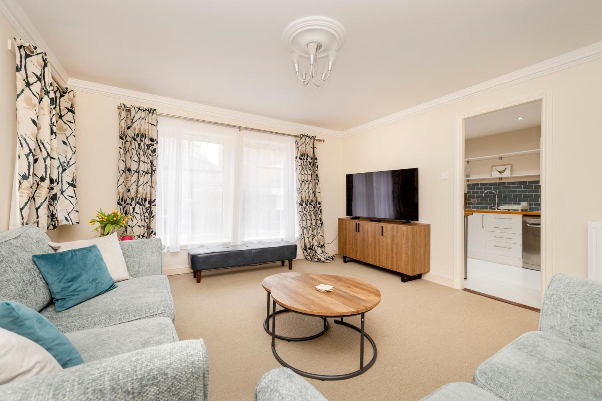 Charming 2-bedroom - Ground Floor Apartment